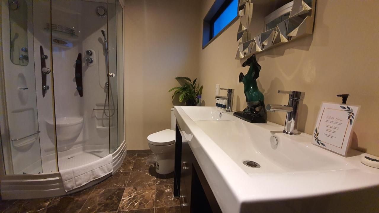 Bed and Breakfast White House Paraparaumu Esterno foto